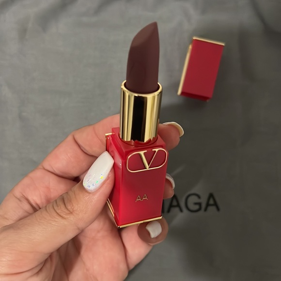 NEW ❤️ Valentino Beauty Rosso Striking Matte Lip Color 120A night fall NEW FALL - Picture 1 of 4